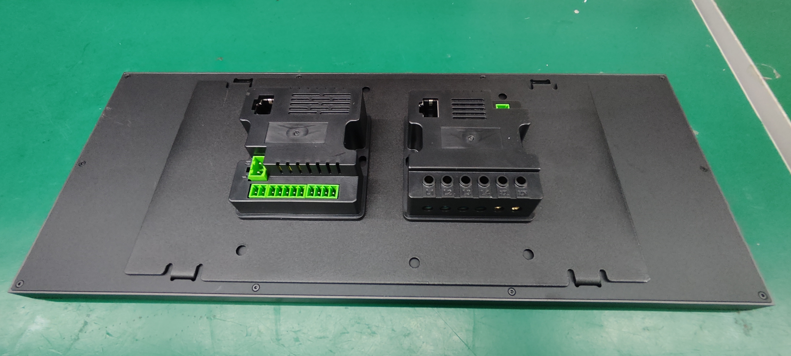 Leisguar 12-inch Tuya Intelligent Home Central Control Screen Is Equipped with A Zigbee Gateway.
